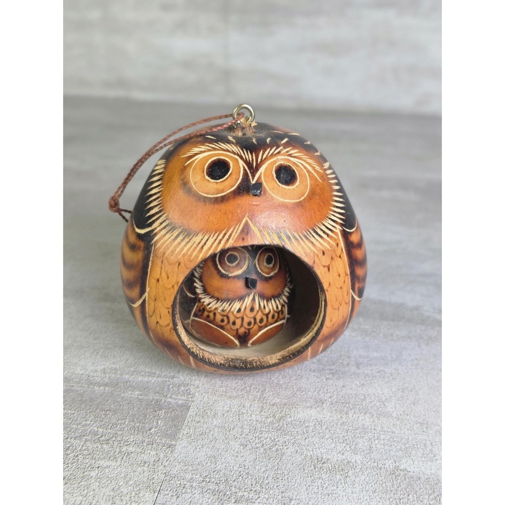 Handcrafted Peruvian Small gourd ornament mother owl W. Nested Little owlet